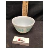 Pyrex Amish butter print number 17 bowl