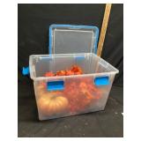 Tote with lid with autumn decor