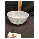 Pyrex Amish pattern butter print number 21 bowl