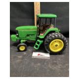 John Deere tractor 7800