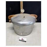Pressure cooker
