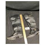 Boots man-made size 9