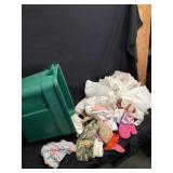 Tote of linens