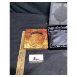 Tobacco leaf print crystal cigar ashtray