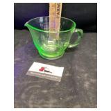 Uranium measuring cup