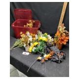 Tote with lid and artificial flowers