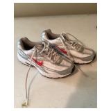 Nike Shoes womenï¿½s size 8.5