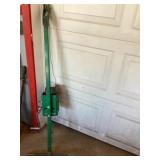 Wire pulling winch