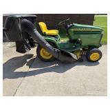 John Deere GT 235 with bagger