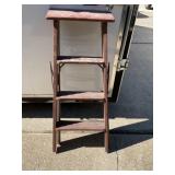 Wood ladder