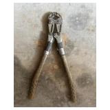 Pipe crimper