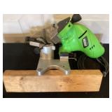 Chain saw sharpener