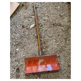 Snow shovel