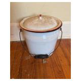 Enamel pot