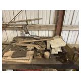Heavy duty welding table with vise
