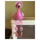 Setting flamingo decor