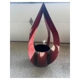 Heavy metal teardrop planter