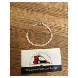Herringbone bracelet makes Italy 14kt