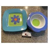 Plastic flower plates and bowls