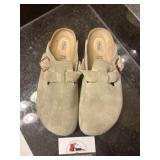Size 39 Birkenstock clogs