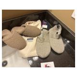 Bombas size medium slippers