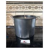 Stock pot