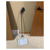 Picked upper tool and heating pad