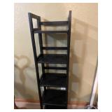 Foldable wooden shelf