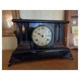 Mantle clock with key