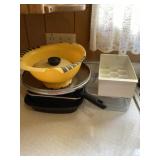 Miscellaneous cookware and kitchen items