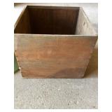 Wooden crate with handle