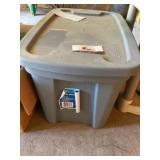 Empty tote