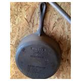 Cast iron skillet