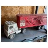 ERTL  truck and livestock van