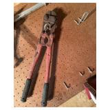 Bolt cutters