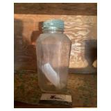 Unique glass jar with zinc lid