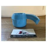 Tupperware measuring cups