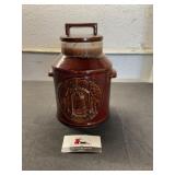 Cookie jar marked usa