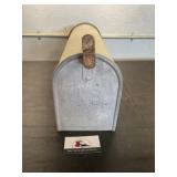 Mail box