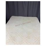 White / Ivory Quilt