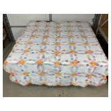 Double Wedding Band Quilt with Scalloped Edges