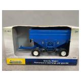 New Holland Gravity Wagon by Ertl