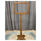 Early Oak Sign Holder