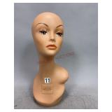 Beauty Elements Mannequin Head