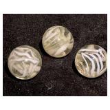 White Wire Pull  Marbles