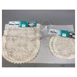 Acrylic Bowl & Assorted Cotton Doilies
