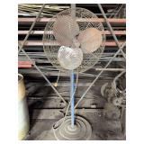 Industrial Pedestal Shop Fan – Heavy Duty Floor-Mounted Metal Fan