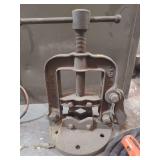 vintage Erie Tool Works pipe vise.