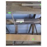 lot contains 1 4ft wooden level and a  Larin 8-Ton Long Ram Hydraulic Jack (model 8 TLRC).