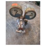 vintage Union Carbide (Linde/Purox) gas welding pressure regulator.